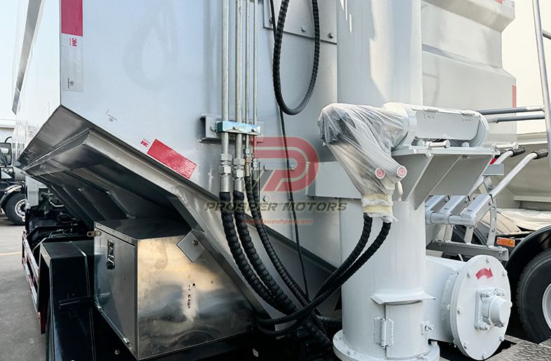 ISUZU NPR 5ton 10cbm fôrtank lastebil til salgs