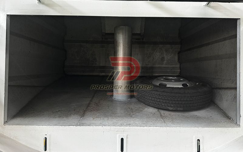 ISUZU GIGA Zametací vůz Steel Water Tank