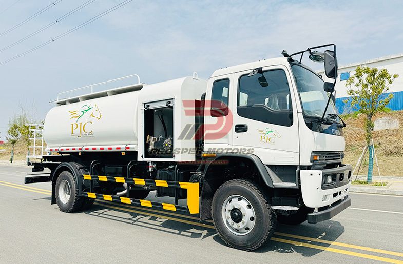 ISUZU FTR 4X2 4HK1 12 tonnu 12 000 l ūdens smidzinātāju kravas automašīna