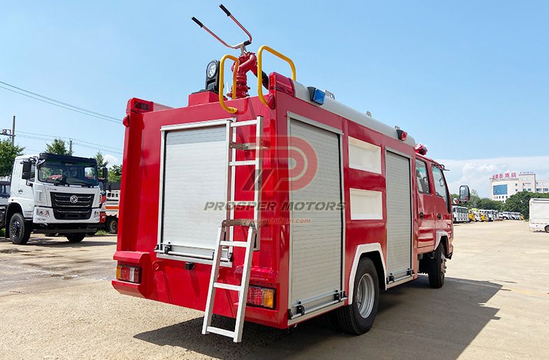 شاحنة إطفاء ISUZU ELF NKR سعة 1500 لتر