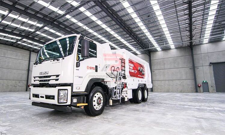 Qingling Side Loader Garbage Trucks