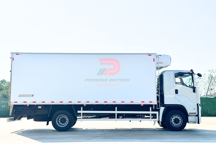 Isuzu China FRR 4x2 kylmäkuorma-auton perävaunu