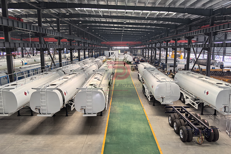 Isuzu China oil tanker truck Factory