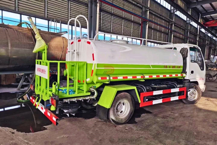 Preço de caminhões-pipa ISUZU China NKR