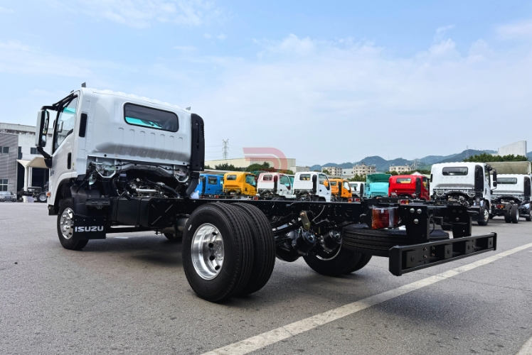 Qingling isuzu NPR շասսի վաճառք