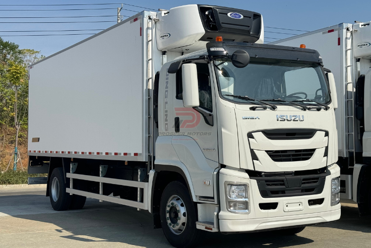 Isuzu Tuam Tshoj 15TON txias tsheb