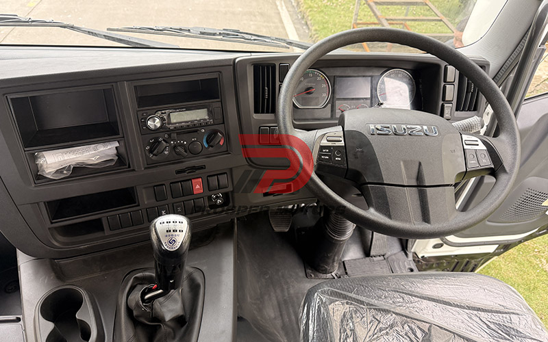ISUZU dump truck