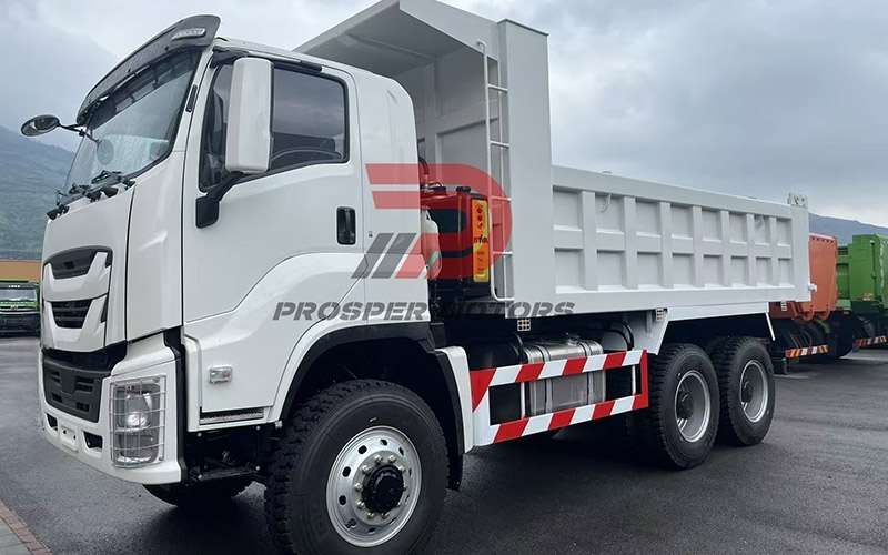 Qingling Isuzu 6x6 dump truck