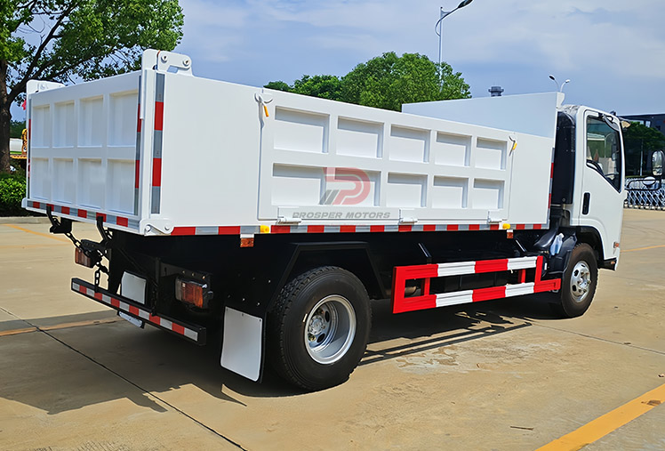 qingling Isuzu dumpster truck