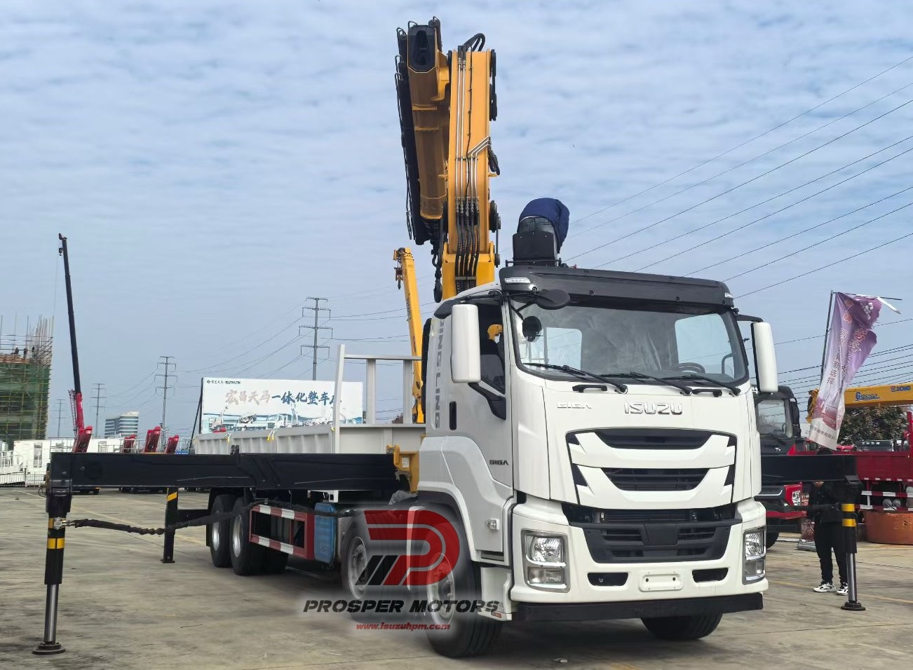 Isuzu CYH Flèche articulée GIGA 8x4 28T