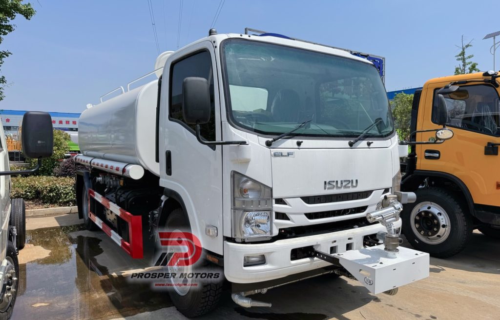 ISUZU FRR 8.000L Road Water Bowser-truck voor landbouwirrigatie en stofbestrijding