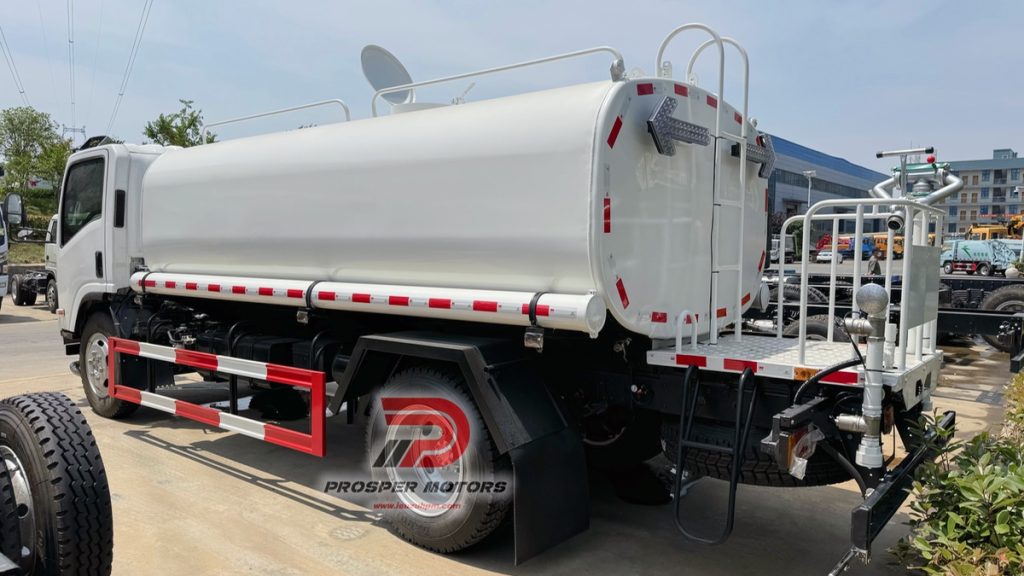ISUZU FRR 8.000L Road Water Bowser-truck voor landbouwirrigatie en stofbestrijding