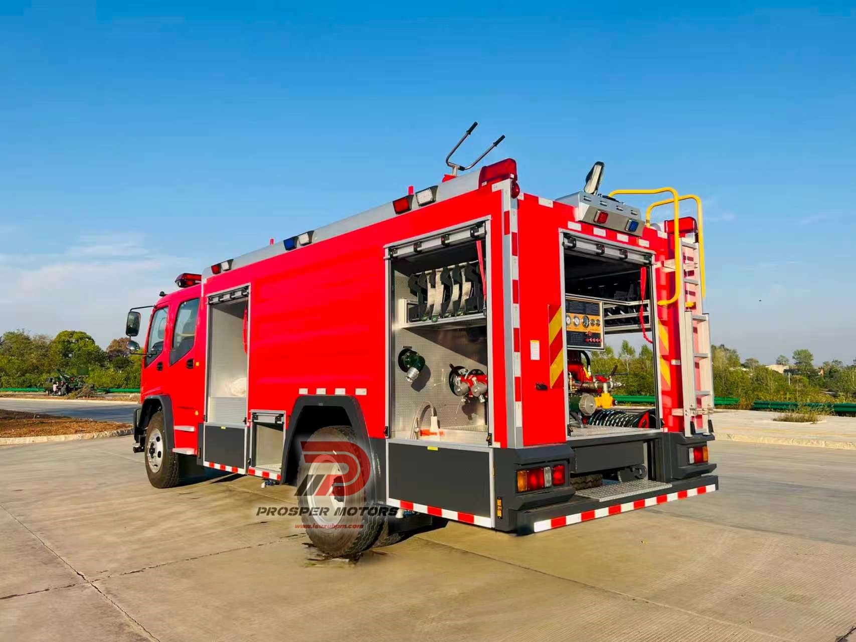 Isuzu vatrogasno vozilo pumpa 5000L, FTR 4x2 Isuzu vatrogasno vozilo veleprodajna cijena za gradsku vatrogasnu stanicu