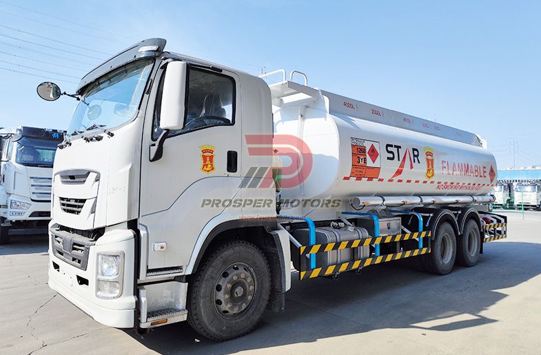 ISUZU 6X4 GIGA VC66 24000L စက်သုံးဆီတွဲ ၇ ခန်းပါ