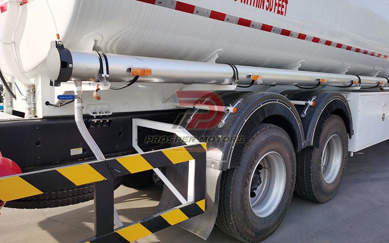 ISUZU 6X4 GIGA FUEL TRUCK အင်္ဂါရပ်များ