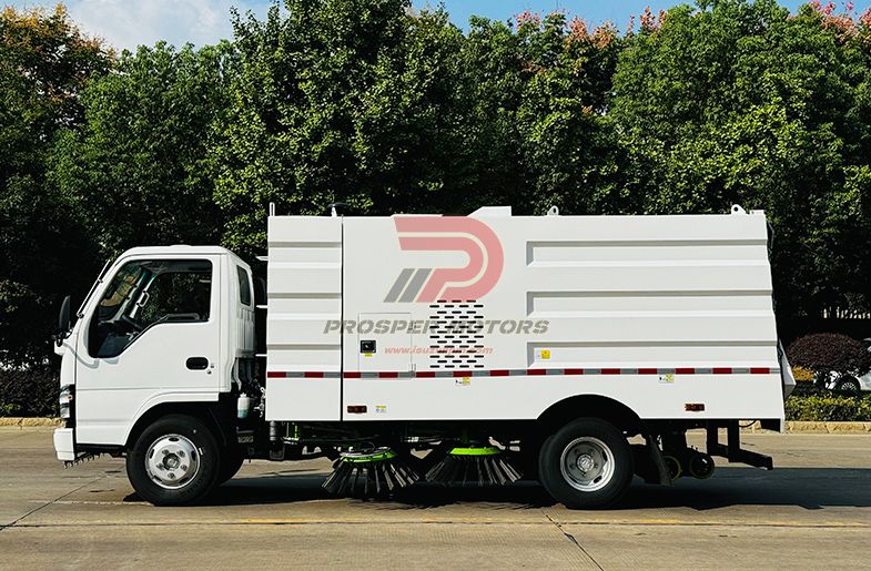ISUZU QKR Euro3 3000 লিটার রোড সুইপ ট্রাক