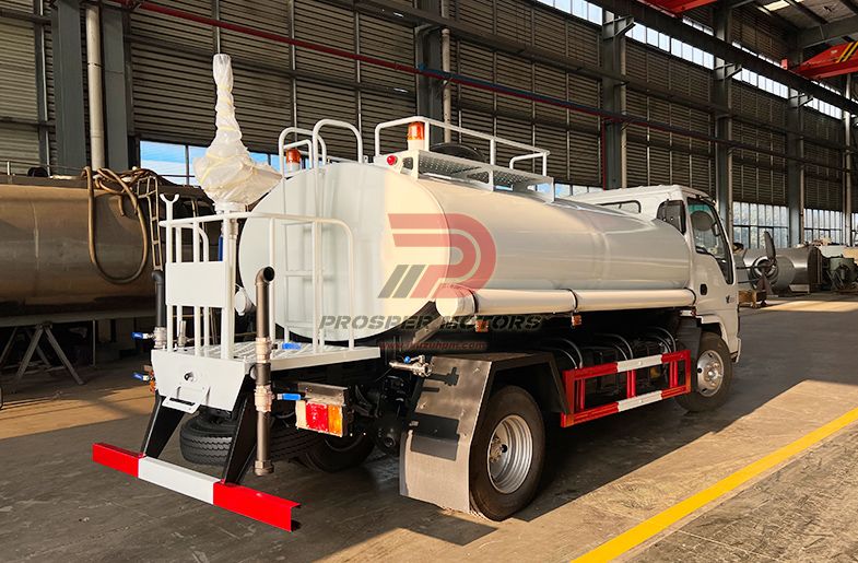ISUZU QKR 4X2 4K 4Ton 4000L drikkevandstankvogn transport lastbil