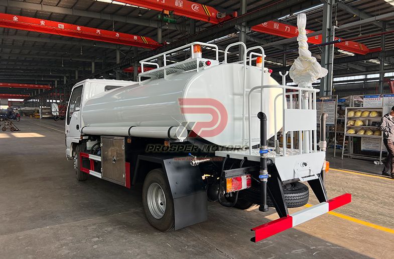 ISUZU QKR 4X2 4K 4Ton 4000L drikkevandstankvogn transport lastbil