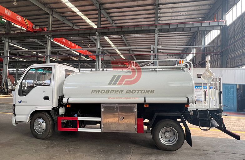 ISUZU QKR 4X2 4K 4Ton 4000L drikkevandstankvogn transport lastbil