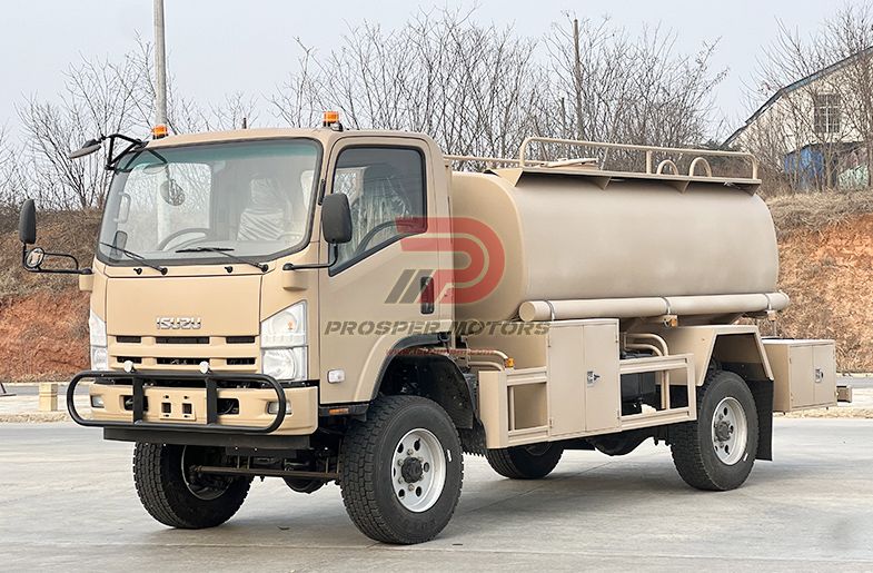 Camion fuori strada per il trasporto dell'acqua con motore 6Ton 6.000L 4x4 ISUZU NPS 4K