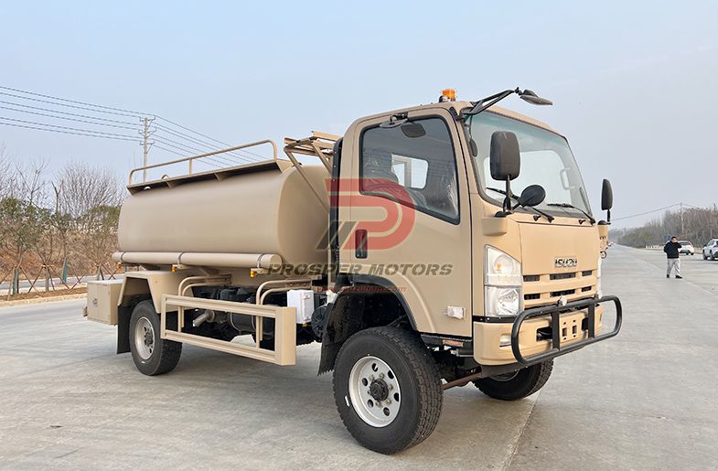Camion fuori strada per il trasporto dell'acqua con motore 6Ton 6.000L 4x4 ISUZU NPS 4K