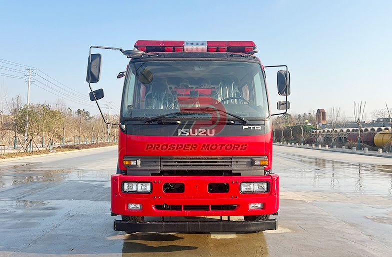 Camión bomba de incendios ISUZU FTR 5000 litros 4x2 5TON