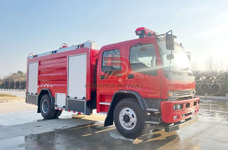 Camión bomba de incendios ISUZU FTR 5000 litros 4x2 5TON