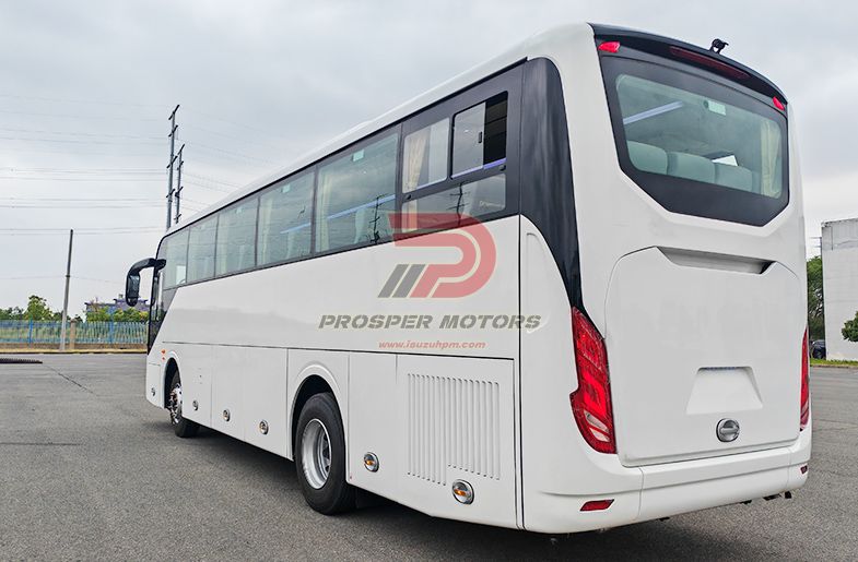 ISUZU 4x2 MT/AMT 55-65 նստատեղեր 12 մ մարզիչ ավտոբուս