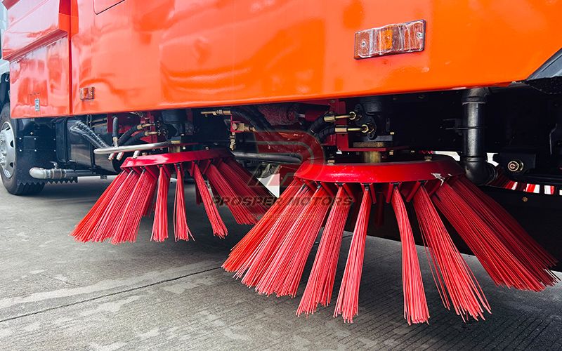 ISUZU รถกวาดถนน Mid-Brush