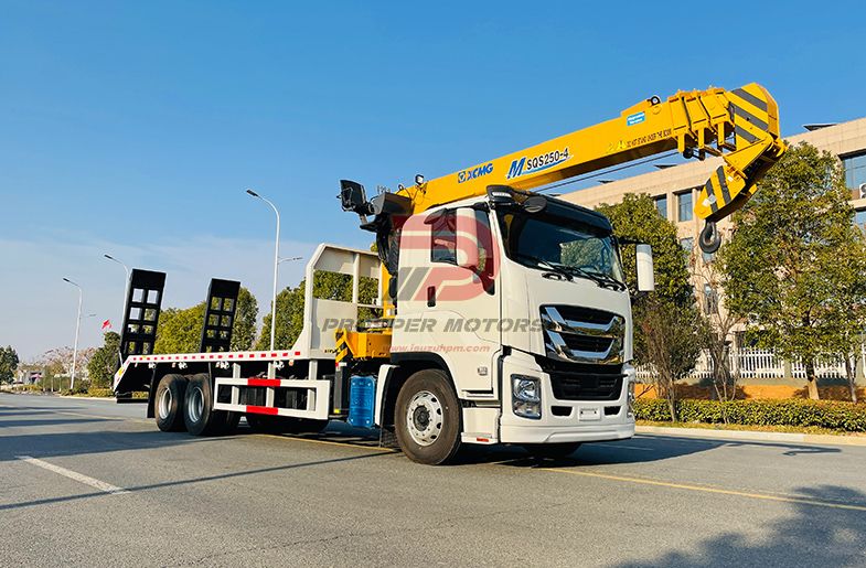 Camión autocargable ISUZU GIGA VC61 6X4 con grúa de 10 toneladas