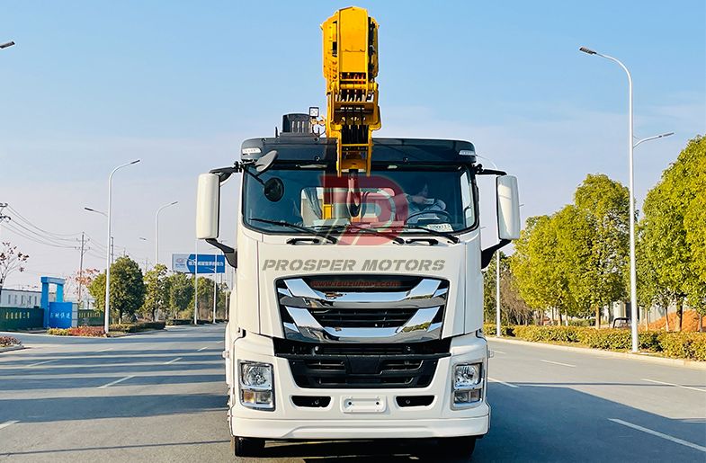 Camión autocargable ISUZU GIGA VC61 6X4 con grúa de 10 toneladas