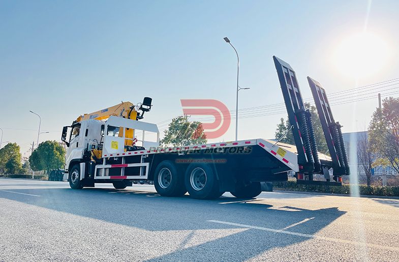 Camión autocargable ISUZU GIGA VC61 6X4 con grúa de 10 toneladas
