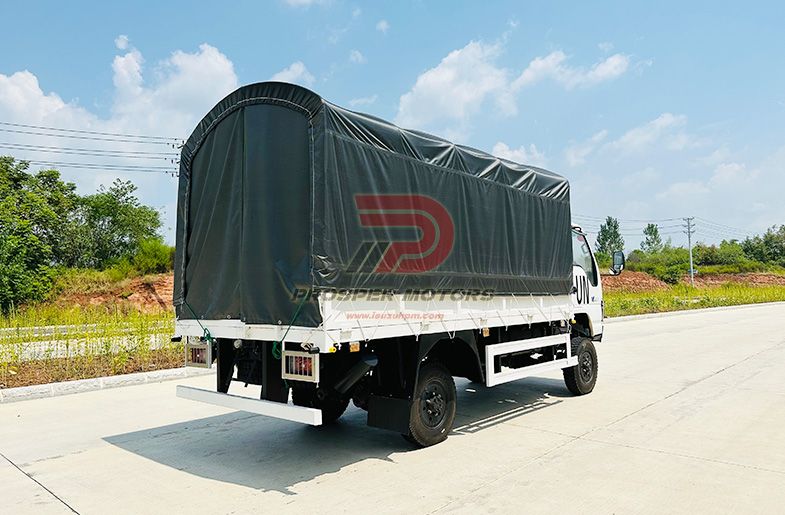 Camión todoterreno ISUZU QKR 4X4 4WD Engine Army Carrier Troops