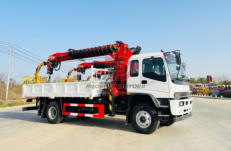 CAMIÓN DE PLUMA ISUZU FTS 4X4 CON EXCAVADORA