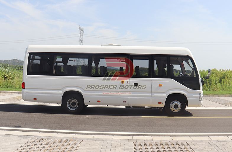 ISUZU 4x2 27-33 assentos 8m Coaster Mini Bus com motor ISUZU