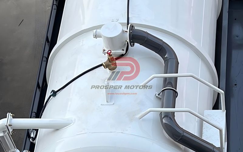 Isuzu Tuam Tshoj Nqus Tanker Dual-Pressure Valve