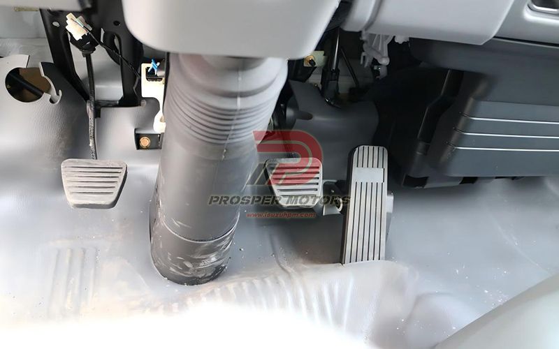 Сигурно кочење на Isuzu 5Ton камион