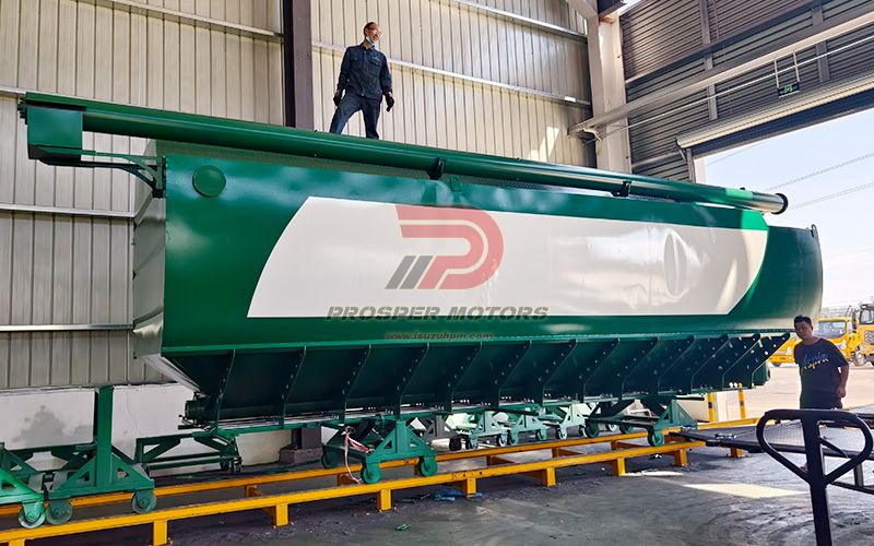 Bulk feed truck body workshop