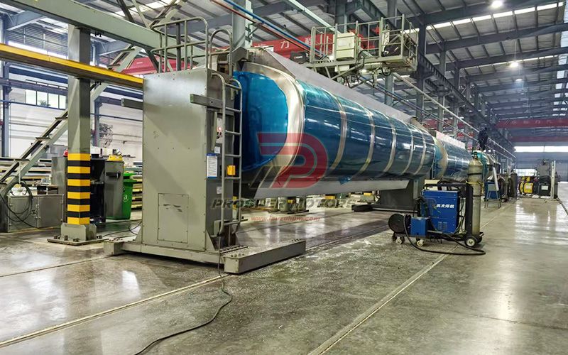Aluminum alloy fuel truck tank wedling workshop