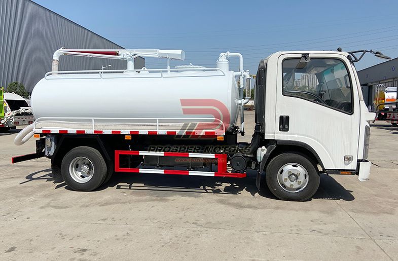 Фекалосмукачка QINGLING ISUZU NPR 4тона 4 кубика 4000л