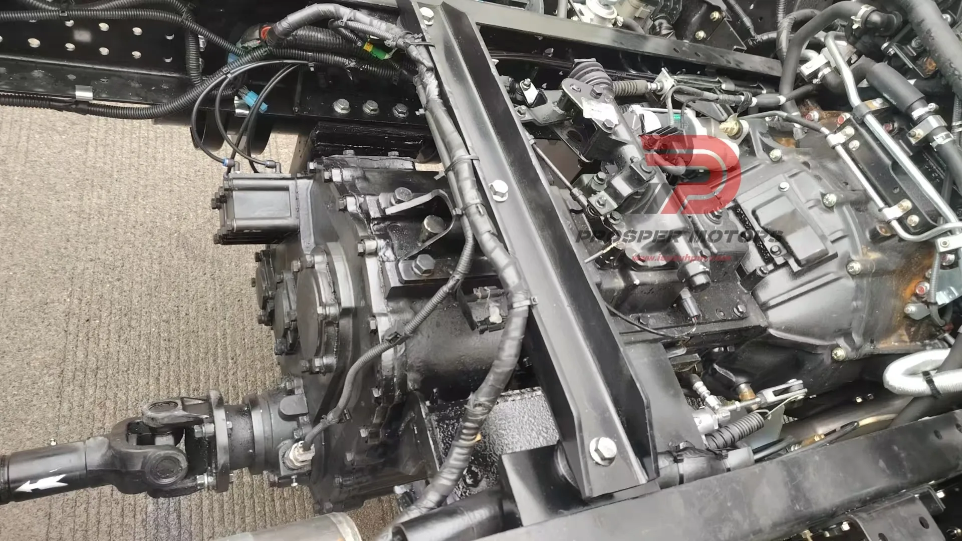 ISUZU 4WD 4x4 жүк ташуучу унаанын шассиинин артыкчылыктары