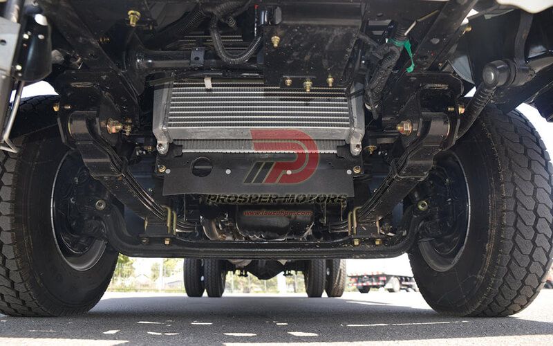 Sospensioni e assi del telaio del camion ISUZU NKR: