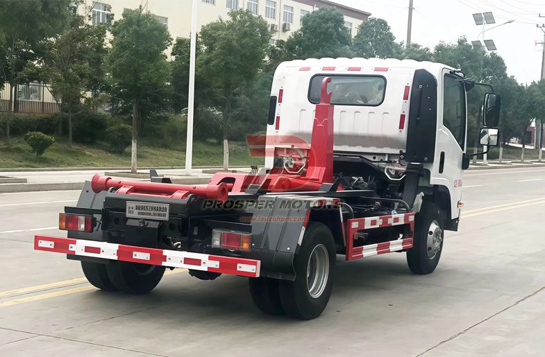 CAMION GARABGE CON SCARRABILE ISUZU 4X2 6W 8CBM FRR