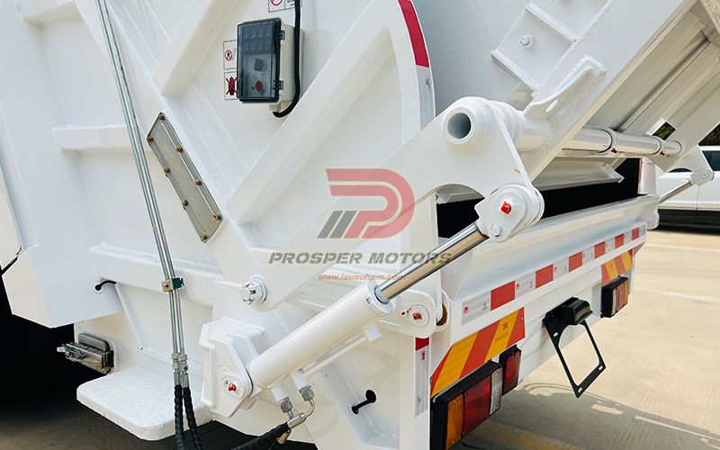 ISUZU sıxılma zibil maşınının xüsusiyyətləri
