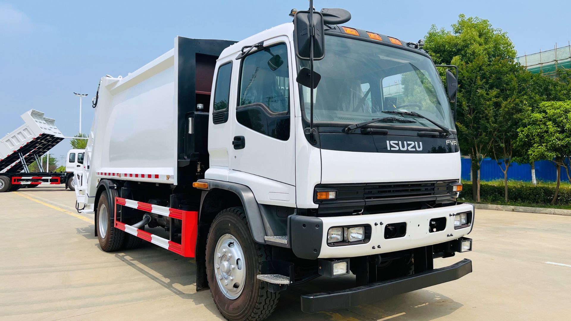 ISUZU 4X2 6W FVR COMPRESSED GARABGE TRUCK