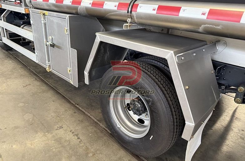 ISUZU 4X2 FRR 8000L LETECKÝ NÁKLADNÍ VOZÍK