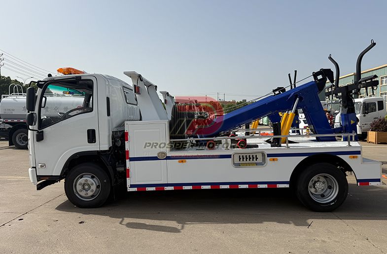 ISUZU 4X2 FRR BULKKIMAS SUJUNGTAS ARNUOTOJAS Sunkvežimis