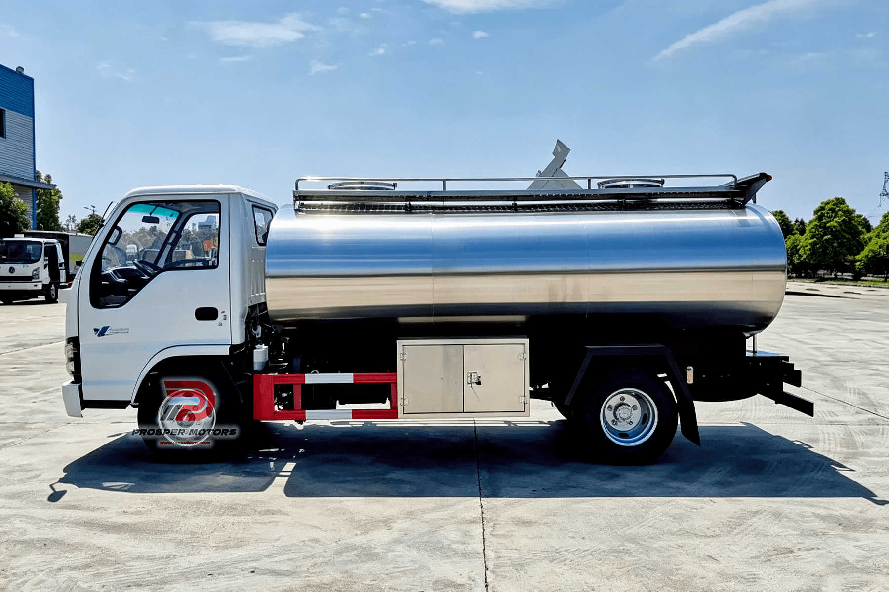 ISUZU 4X2 QKR 5000L Light‑Duty Raw Milk Collection Vehicle