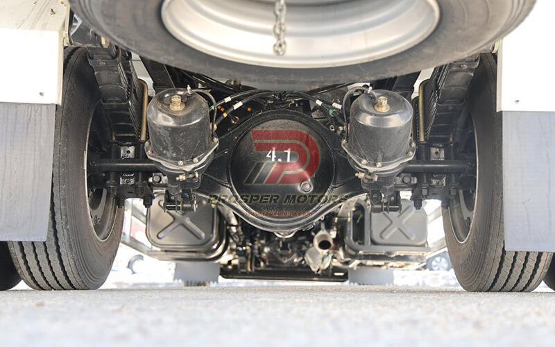 ISUZU FRR kamionĉasio Suspensio kaj Aksoj: