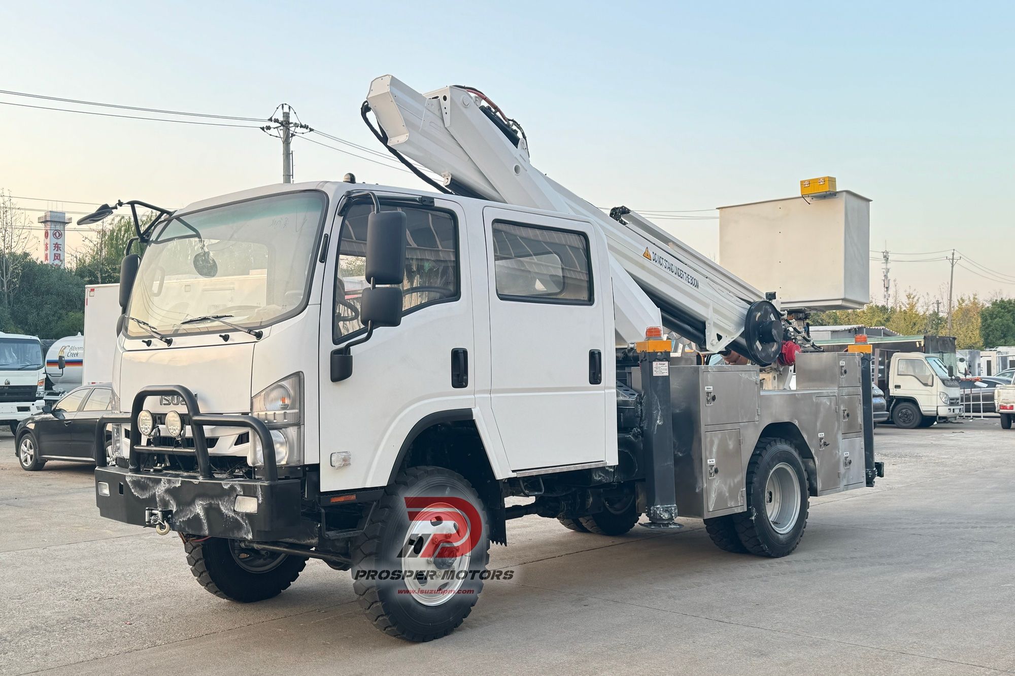 主图 ISUZU Hubplattform-LKW 28m 4X4 NPS Off Road (1).jpg